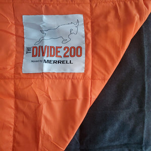 Divide 200 Quilted Puffy Blanket (Orange & Grey) - Unisex